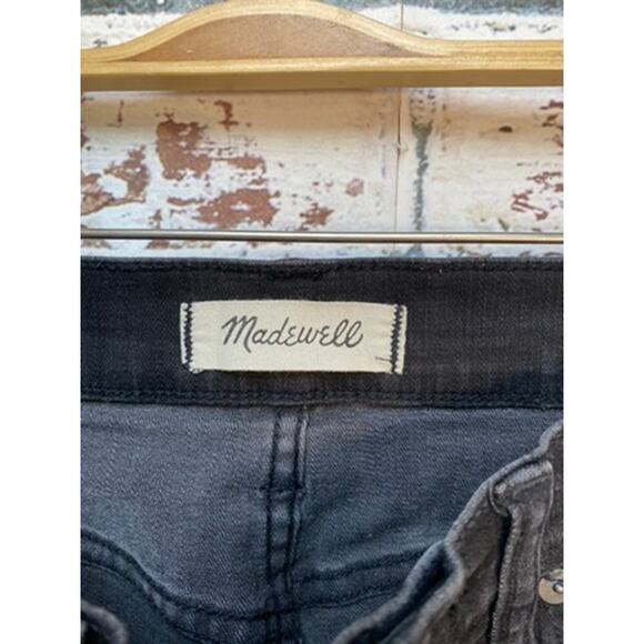 Madewell Petite 9" Mid-Rise Skinny Jean in Berkeley Black Button-Through Edition - Picture 10 of 16